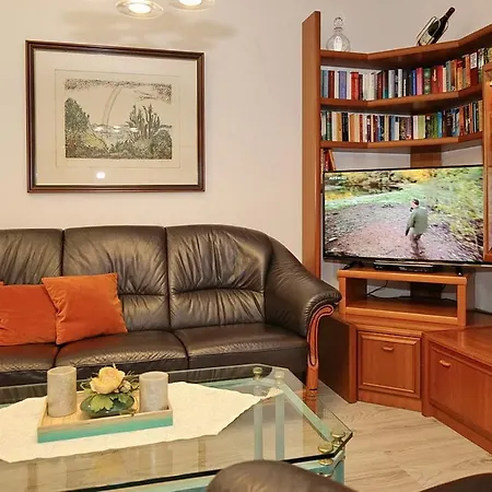 Апартаменты Haffblick 01 *